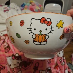 Large ceramic hello kitty serving bowl